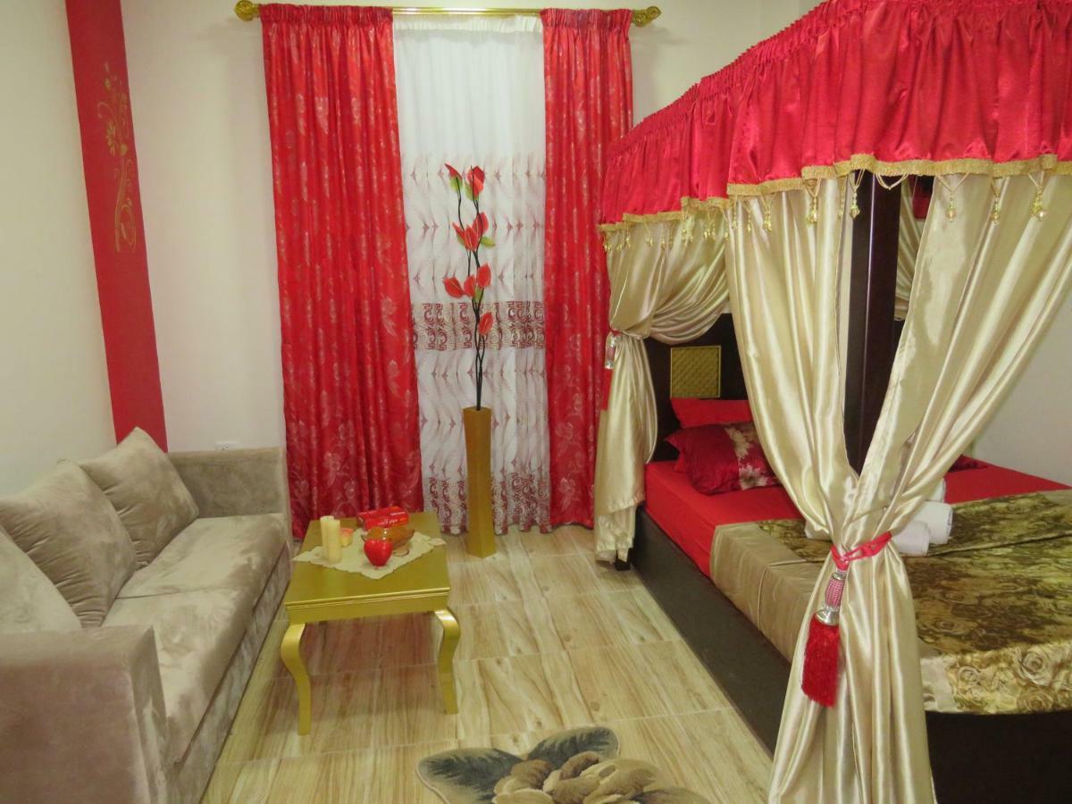 Apartment Yin Yang Redsealine *