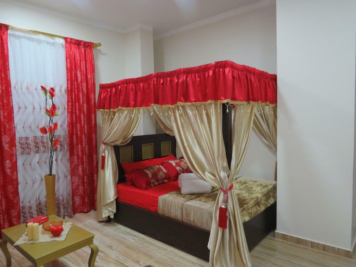 Yin Yang Redsealine Apartment *