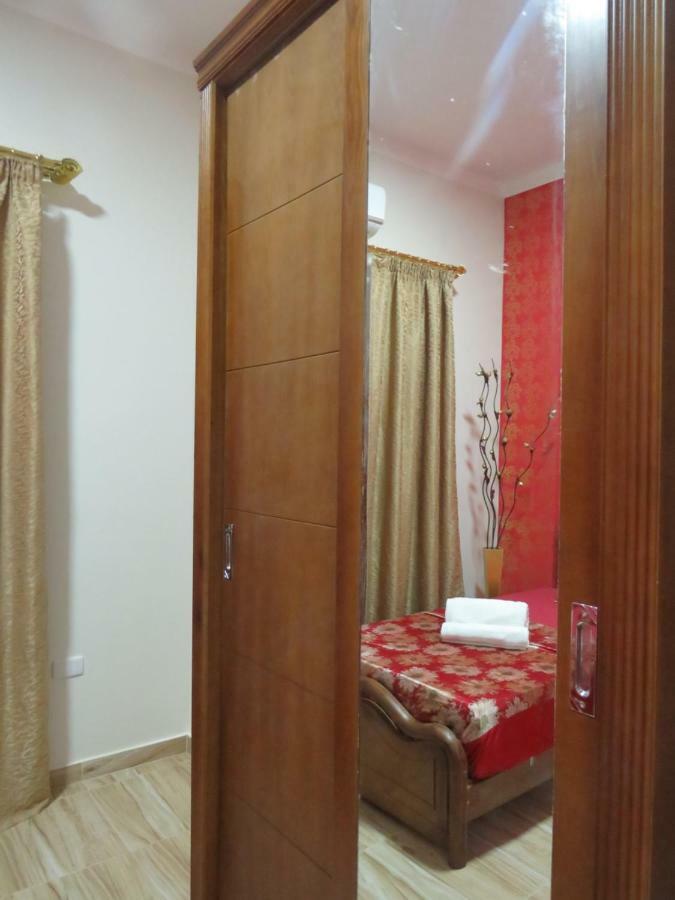 Apartment Yin Yang Redsealine