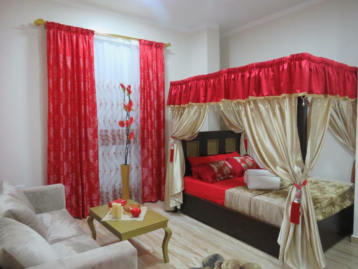 Yin Yang Redsealine Apartment *